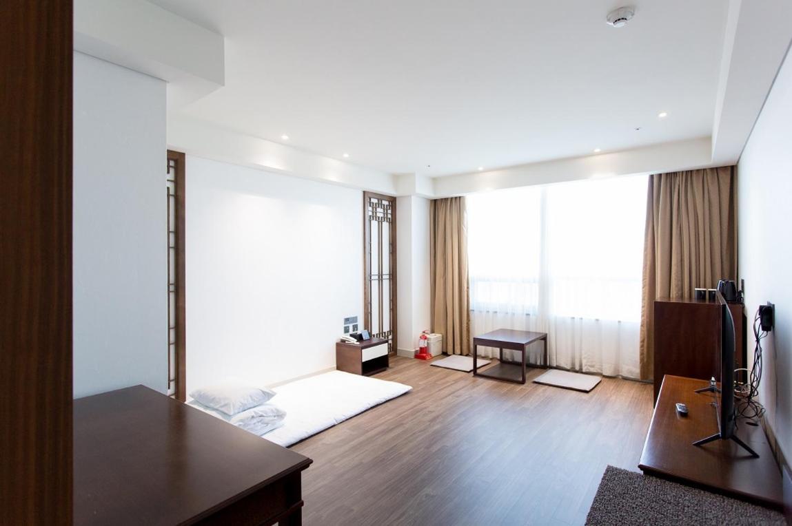 Interburgo Hotel Wonju Exteriör bild
